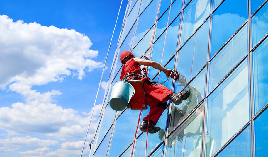 Facade cleaning of a hotel and commercial building in Trichy